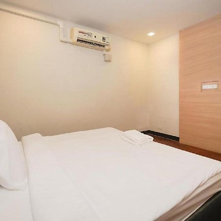 Go Inn Silom Road -Bts Saint Louis Bangkok Exterior foto