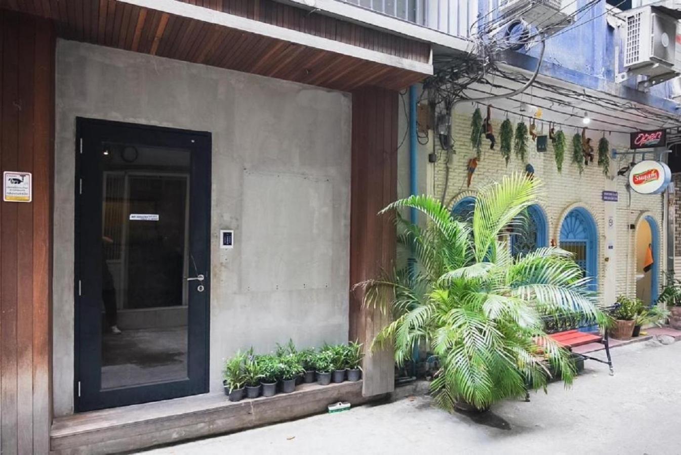 Go Inn Silom Road -Bts Saint Louis Bangkok Exterior foto