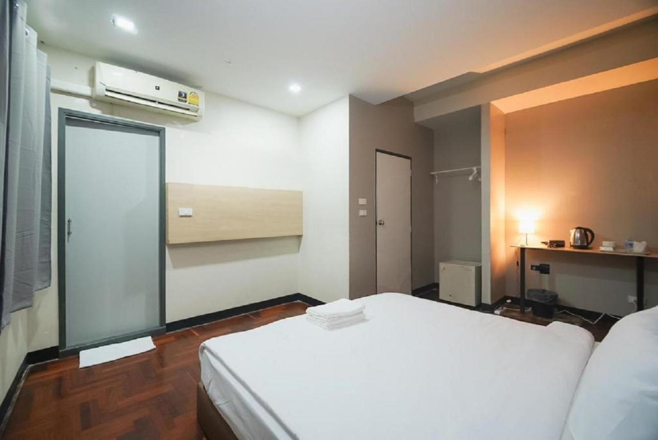 Go Inn Silom Road -Bts Saint Louis Bangkok Exterior foto